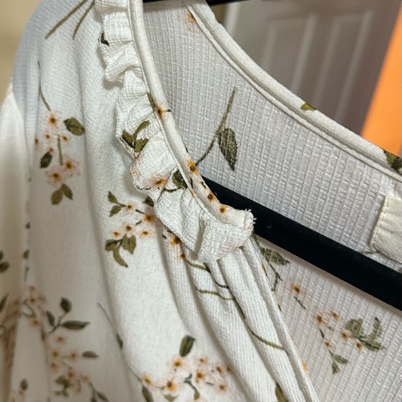 Blouse white with flowers pre-owned in great condition size 2x - Picture 7 of 9
